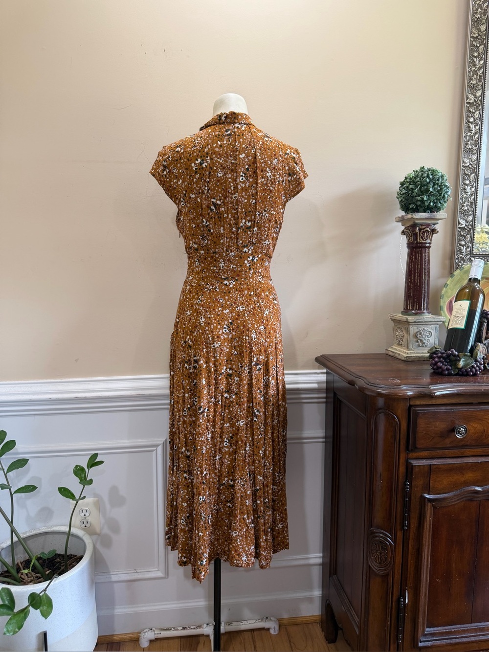 Free People Printed  Button-Front Midi Dress in Rust - Picture 6 of 8